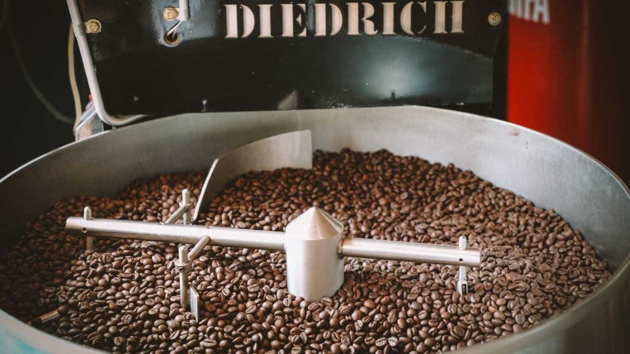 Birkenhof, Kaffeebohnen frisch geröstet. Birkenhof, Kaffeebohnen frisch geröstet.